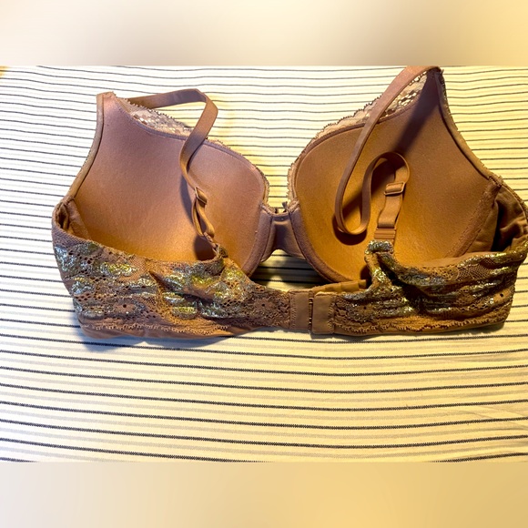 Good condition. Never used. Push up lace trim bra - Picture 2 of 5